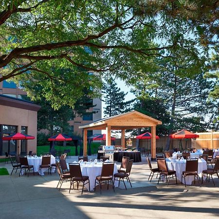 Four Points By Sheraton Toronto Airport Мисисага Екстериор снимка