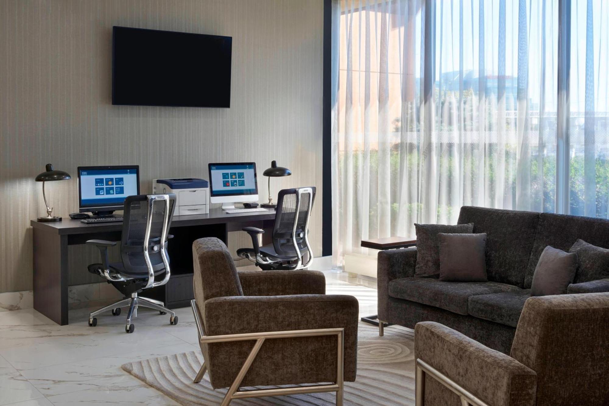 Four Points By Sheraton Toronto Airport Мисисага Екстериор снимка