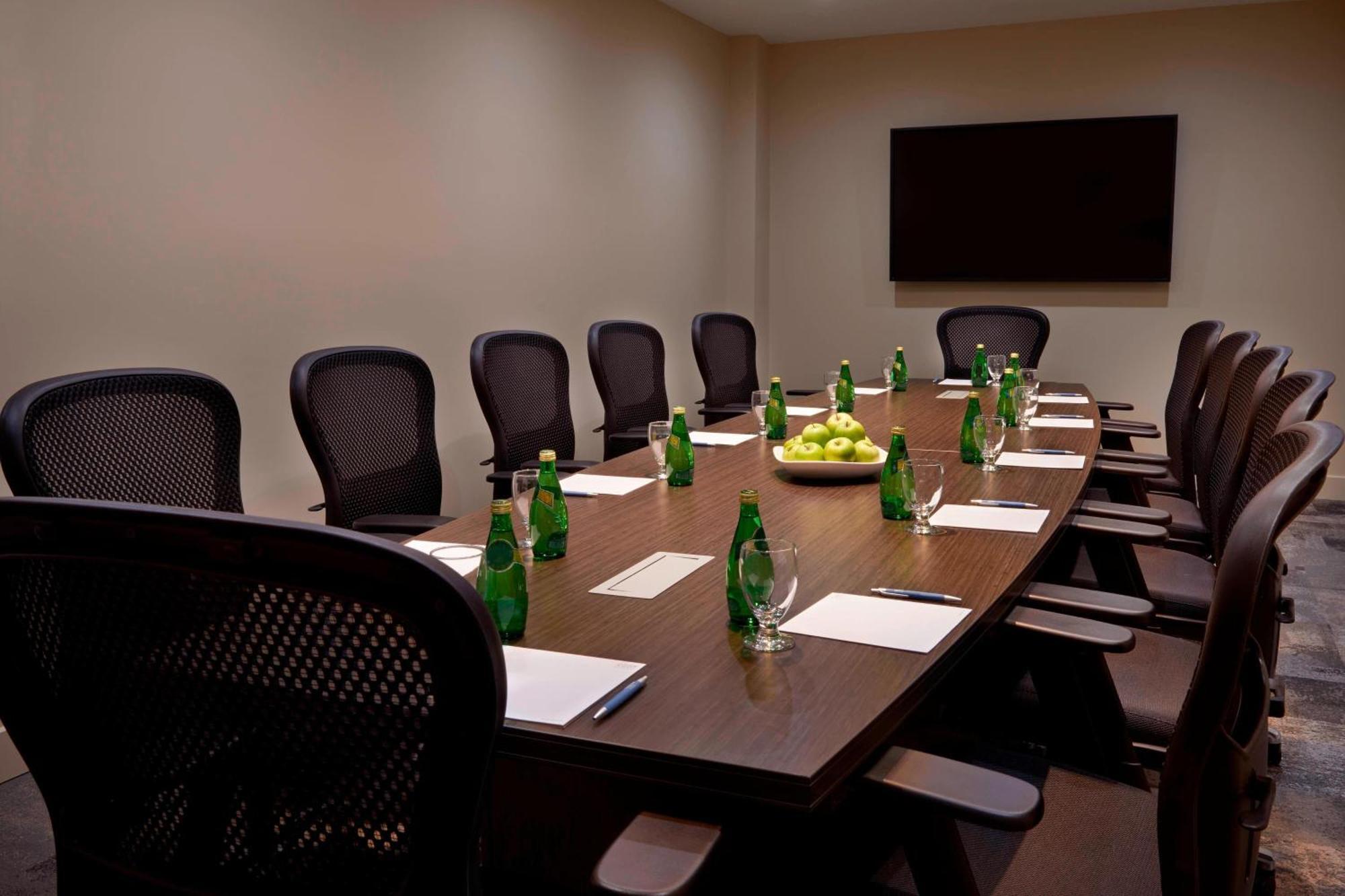 Four Points By Sheraton Toronto Airport Мисисага Екстериор снимка