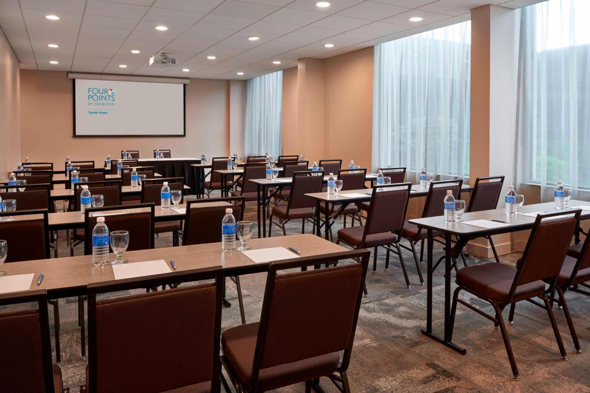 Four Points By Sheraton Toronto Airport Мисисага Екстериор снимка