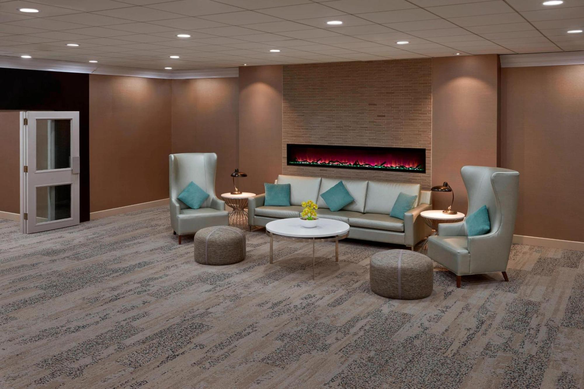 Four Points By Sheraton Toronto Airport Мисисага Екстериор снимка
