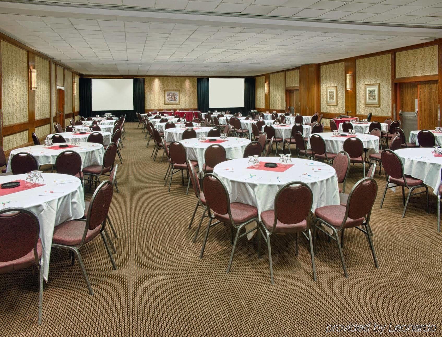 Four Points By Sheraton Toronto Airport Мисисага Екстериор снимка