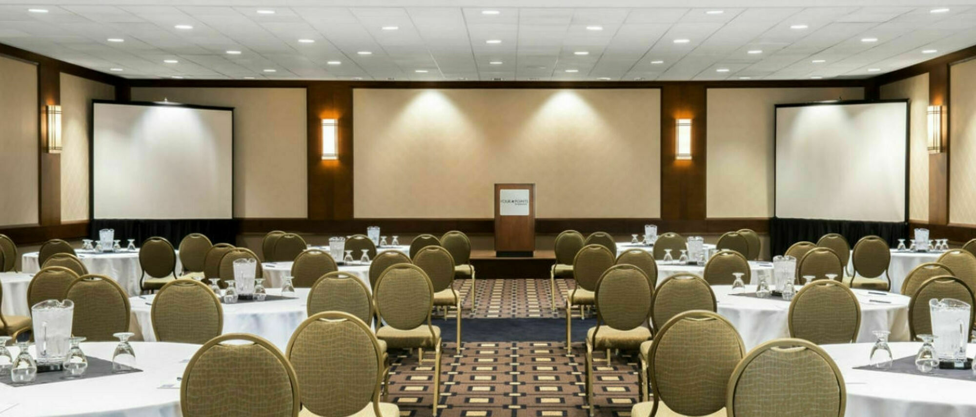 Four Points By Sheraton Toronto Airport Мисисага Екстериор снимка